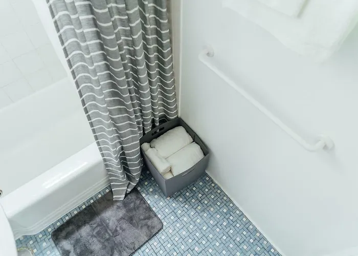 Apartment 1br Modern In The Heart Of The - Marshfield G Chicago
