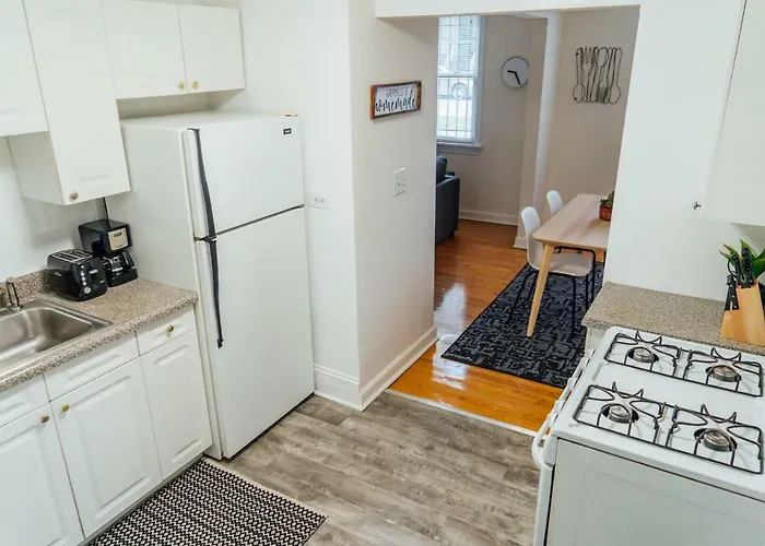 Apartment 1br Modern In The Heart Of The - Marshfield G Chicago